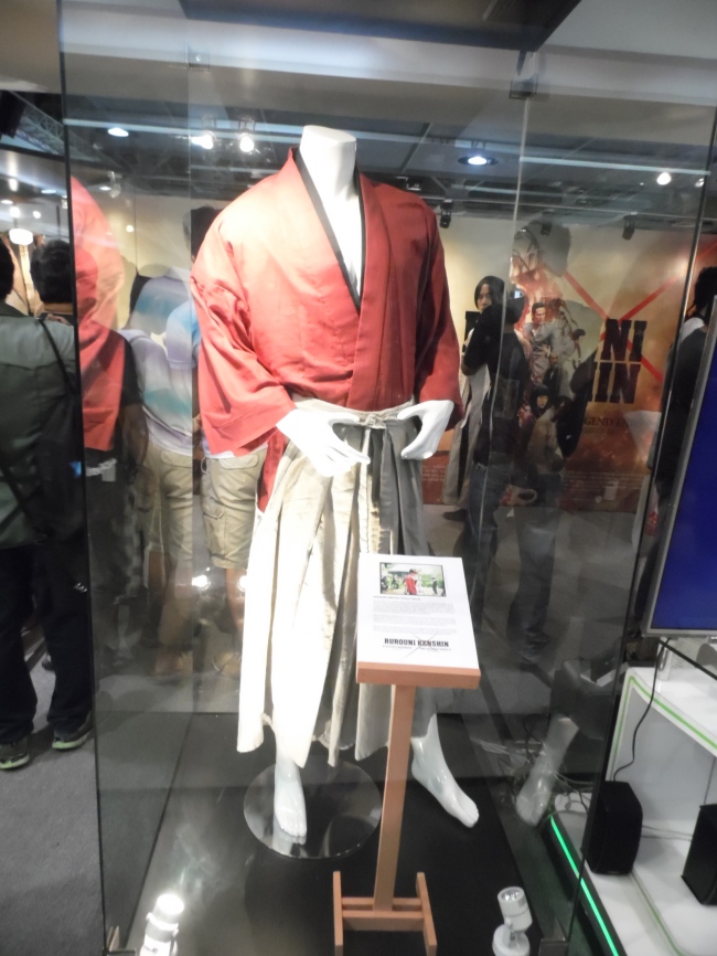 Hitokiri Battousai, Rurouni Kenshin's original clothes on display at ToyCon 2014